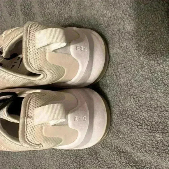 Nike Air Max Axis Sneakers white Black Lace Up Comfort Mesh Running Shoes - Picture 4 of 7